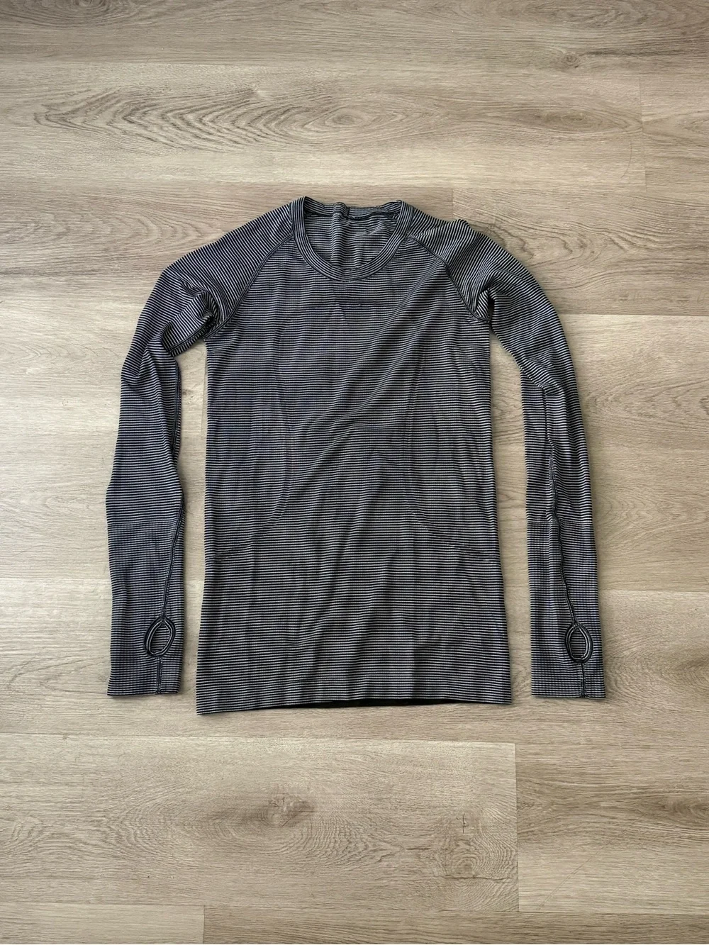 Lululemon Swiftly Tech Long-Sleeve - Black/Grey Stripe